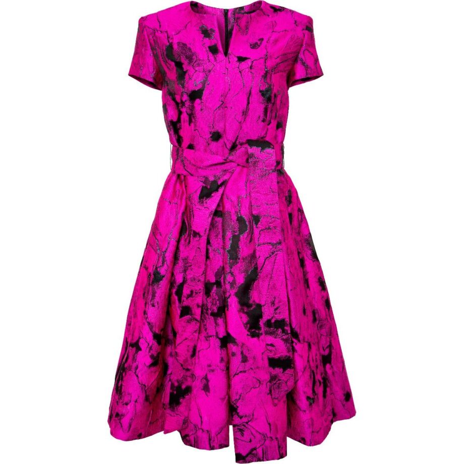Tapered cocktail dress with v-neck and small waist belt